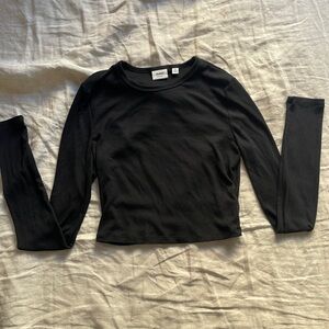 aritzia crop top